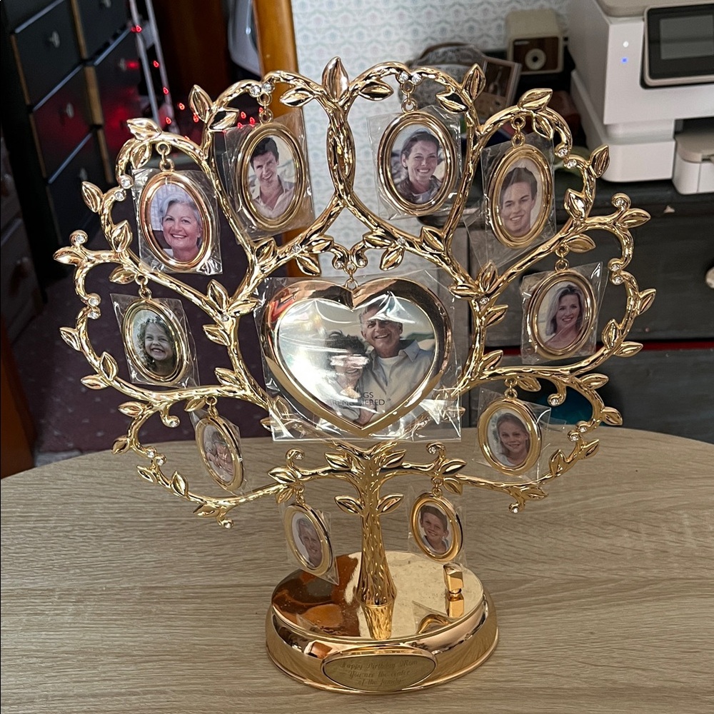 Photo tree with music